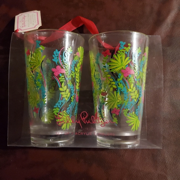 NWT Lilly Pulitzer Acrylic Pitcher & 4 Cups & 4 Plates  Lily Pulitzer Drinkware Set